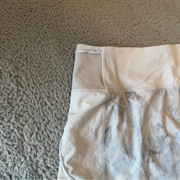 Lululemon | Real Quick Short Perforated 3.5" in Jasmine White Multi Running 8 - Picture 4 of 12